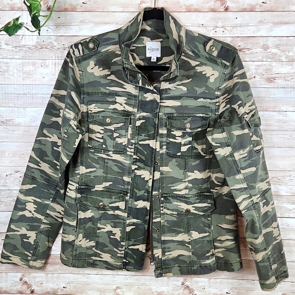 Kensie Jeans, Women's Camo Military stretch jacket with pockets, full zip/snap.